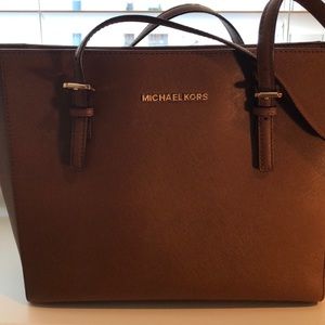 Michael Kors Jet Set Medium Tote